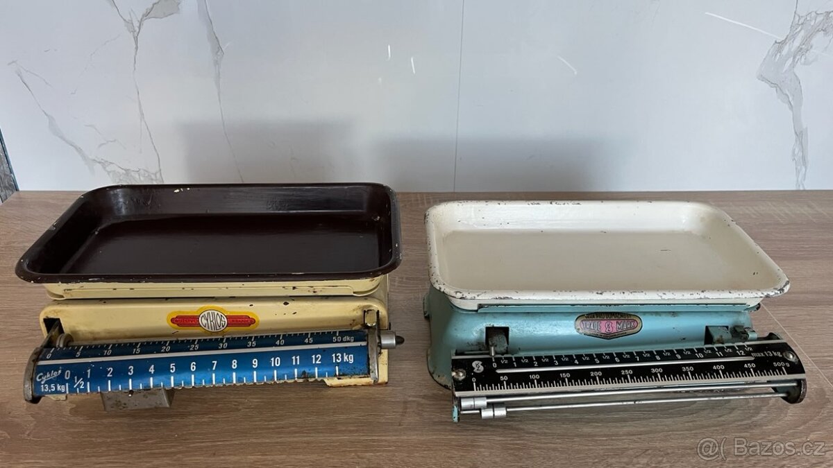 Stará kuchyňská váha, 2 ks
