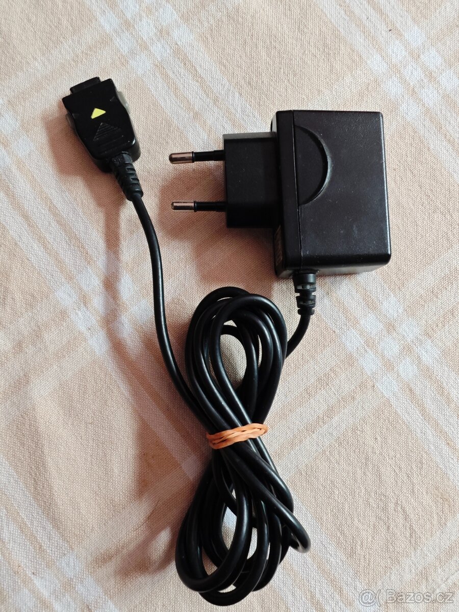 Nabíječka pro tlačítkové telefony Samsung