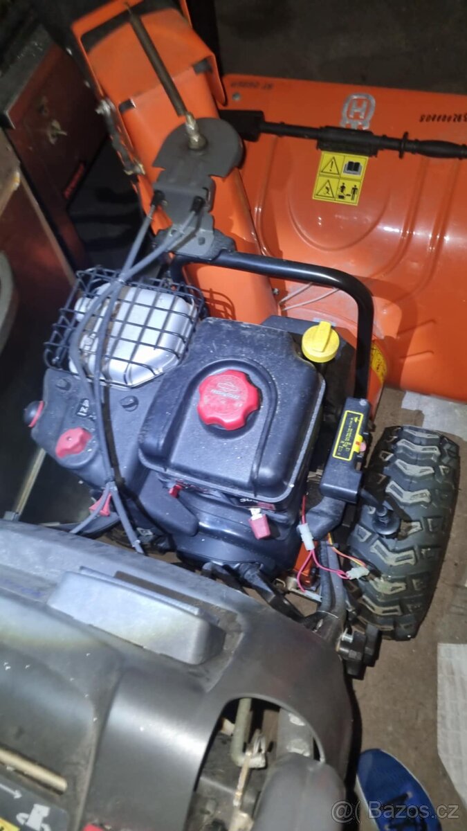 sněhová fréza husgvarna ST 268 EP