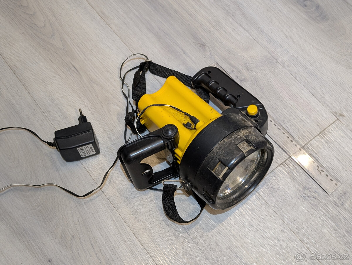 Svítilna ruční s adaptérem