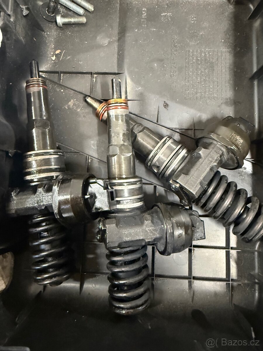 Vstřikovače 2.0tdi 103kw 0414720229 3 kusy