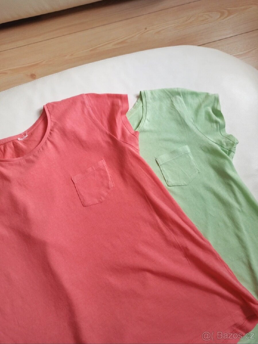 set dívčích triček