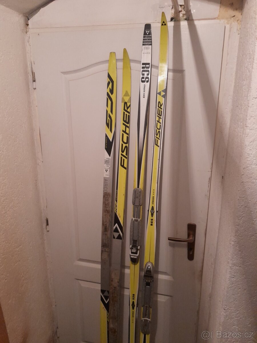 Závodní lyže-běžky Fischer RCS classic
