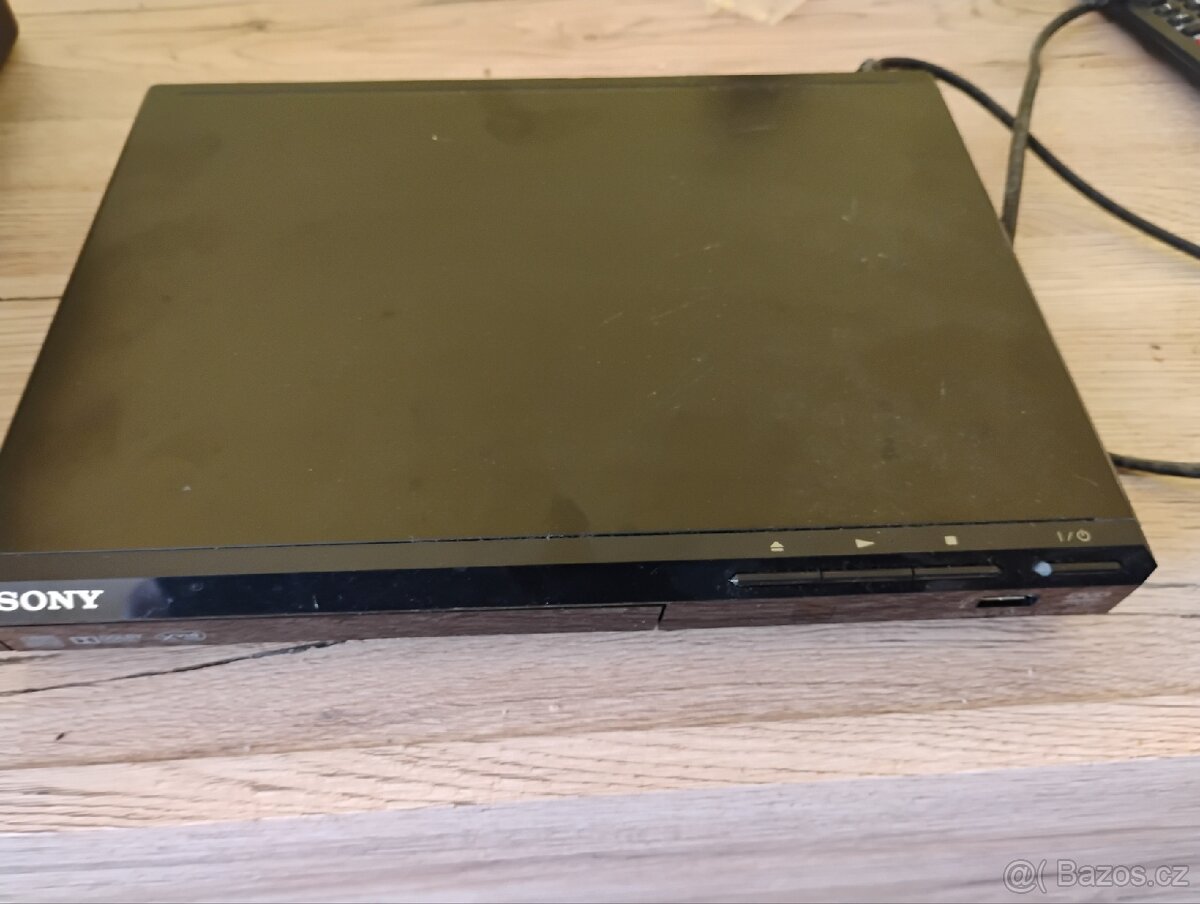 Sony Blu-ray/DVD přehrávač + ovladač + kabel