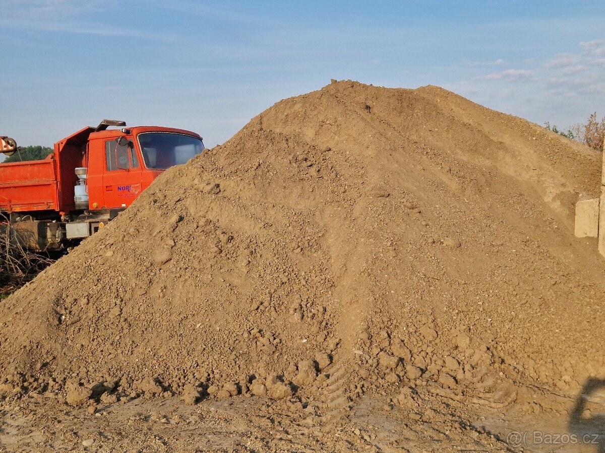 Přesetá hlína bez kamenů