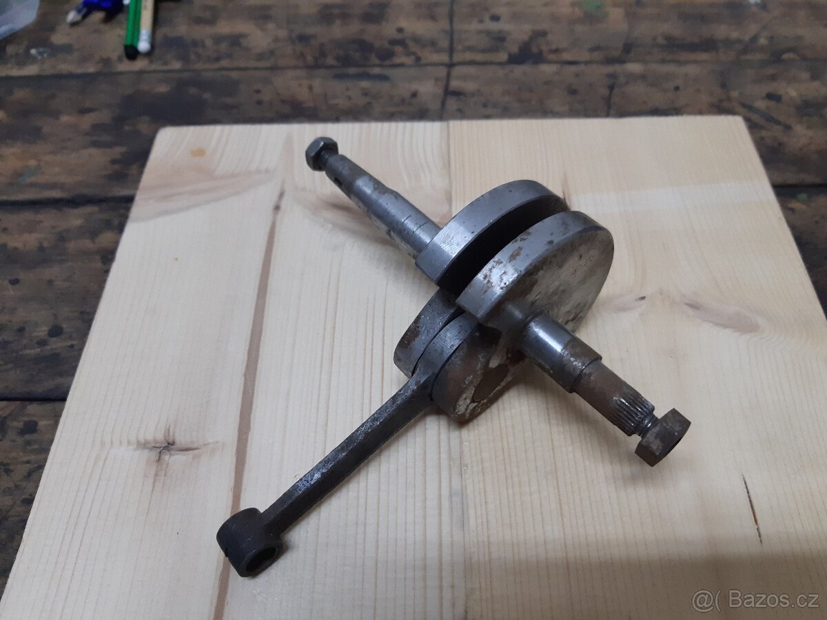 Stadion S22 kliková hřídel