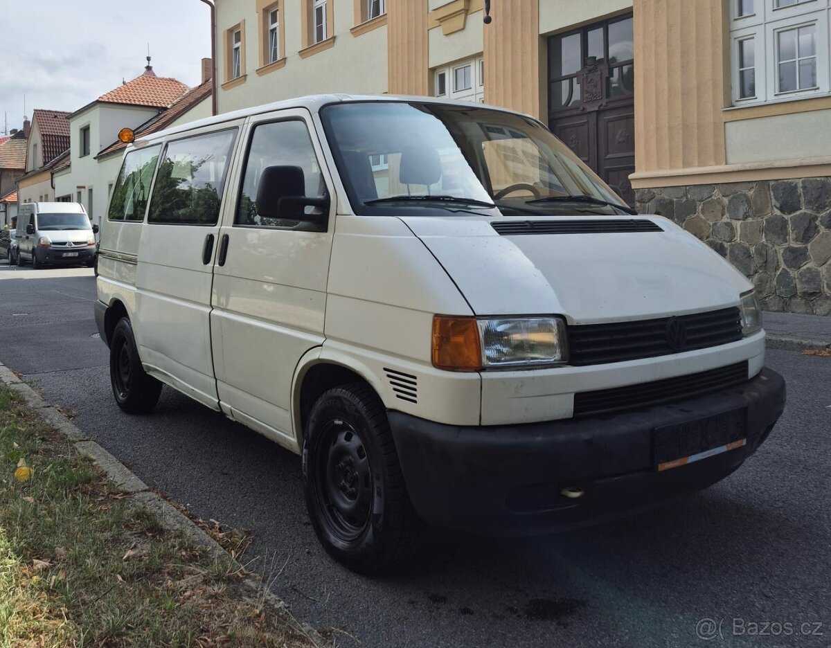 VW Transporter 2.5 TDI, 9 míst, nová STK