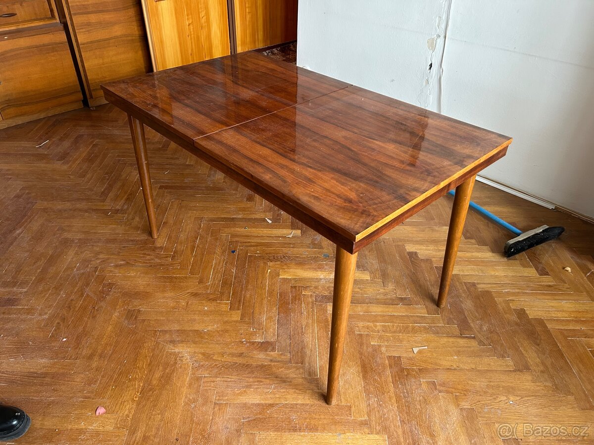 Starožitný nábytek