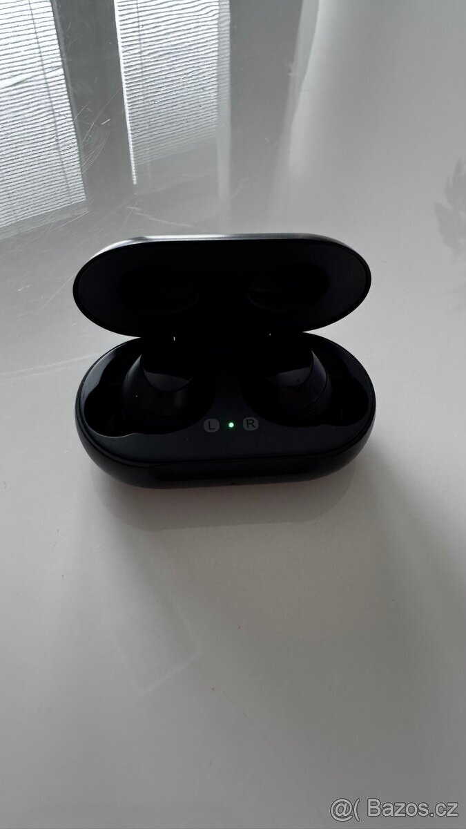 Sluchatk Samsung Galaxy Buds cern