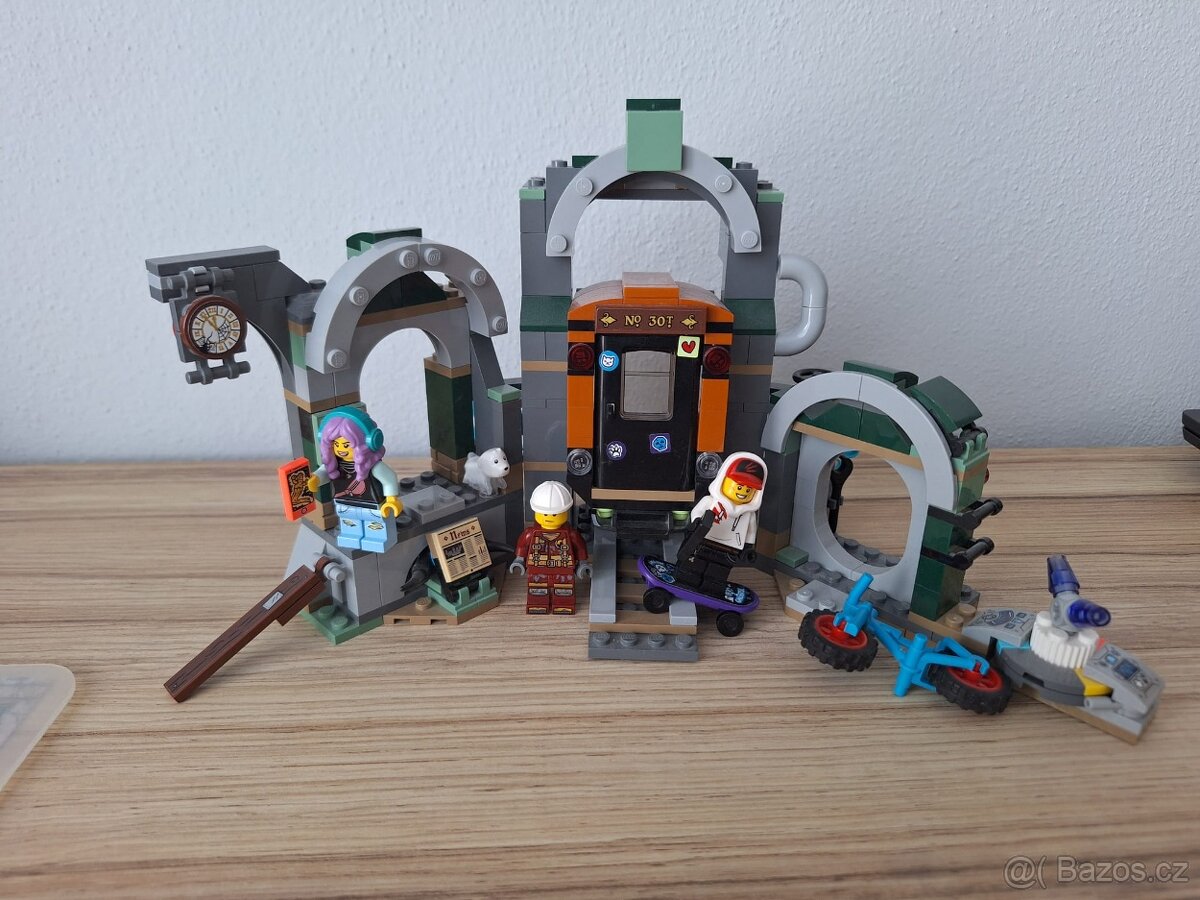 Lego hidden side metro