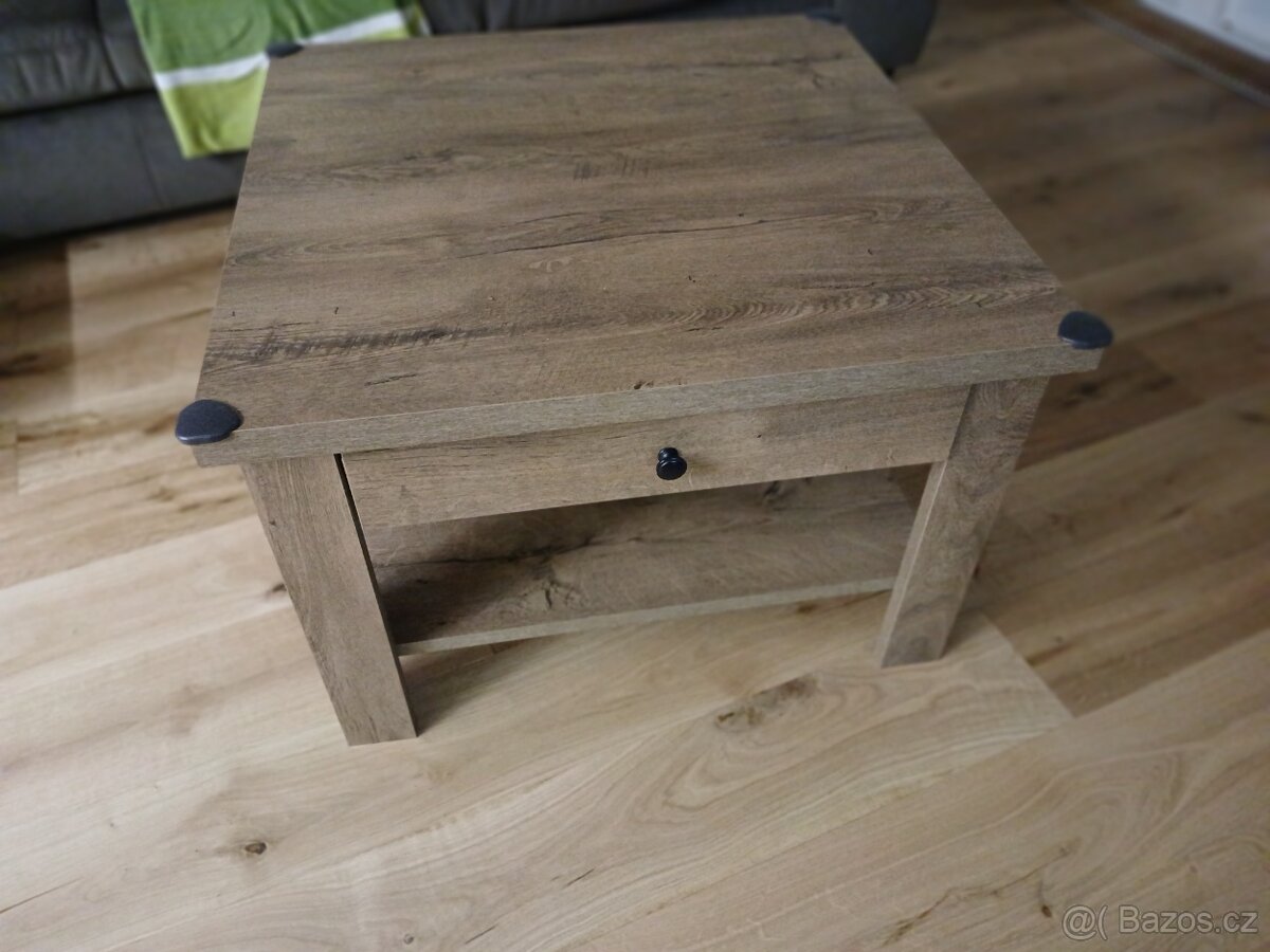 Konferenční stolek