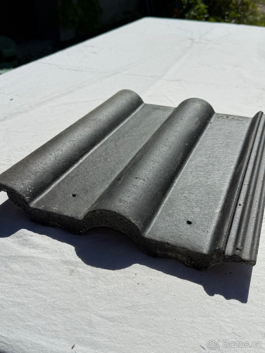 Střešní taška - KM Beta černá