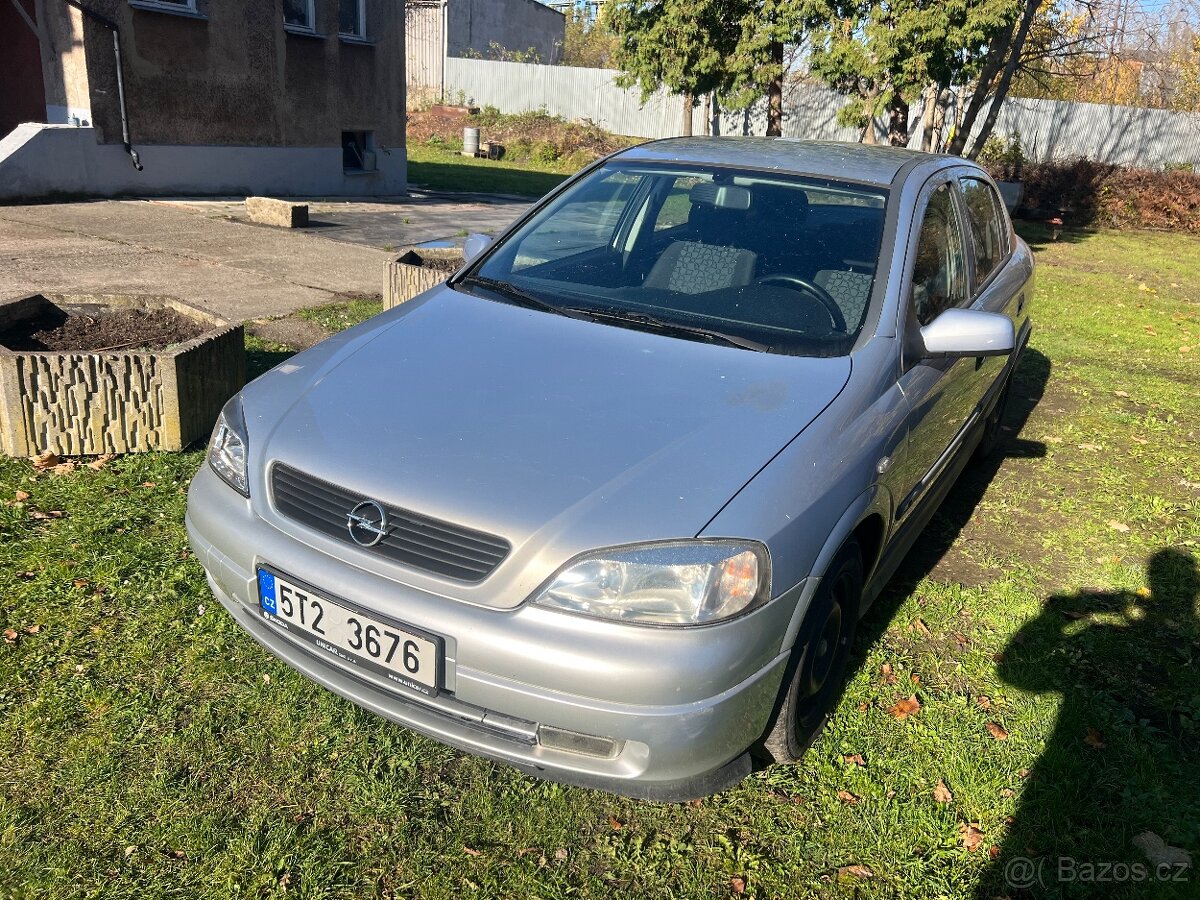 Astra HB , 1,6 benzin, manuál 5 kv