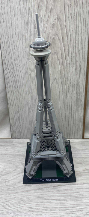 LEGO Architecture 21019 Eiffel Tower