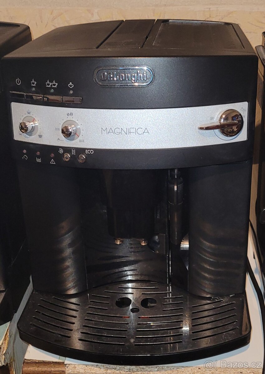 Kávovar nespresso DeLonghi Magnifica ECO