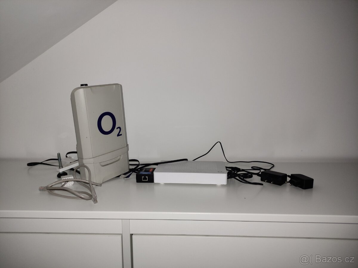 O2 5G anténa s modemem a setoboxem