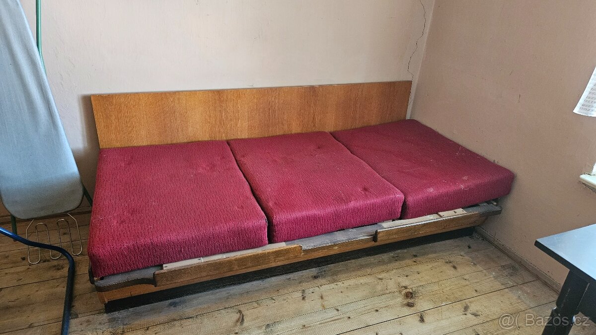 Stará postel