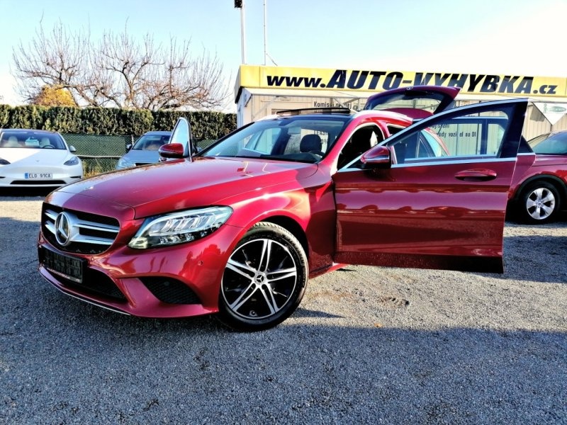 Mercedes-Benz Třídy C 200D 9G,LED,Panorama