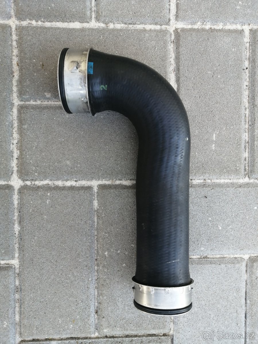 Taková hadice intercooler 1K0145834B