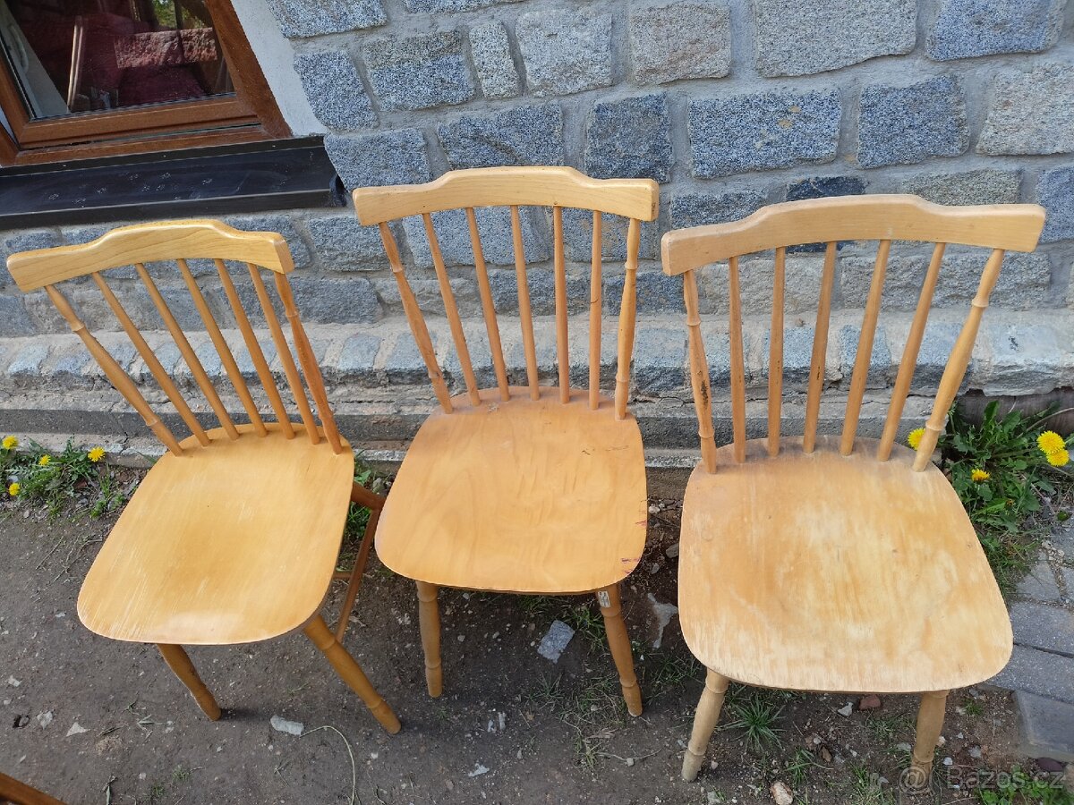3 bukové židle Ton