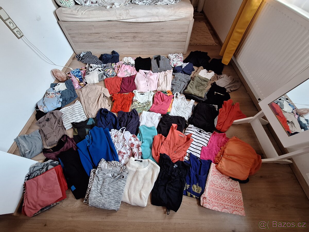 Dámské obleceni 75ks Velikost.M ( 33Kc/ks)- vhodné k dalšímu