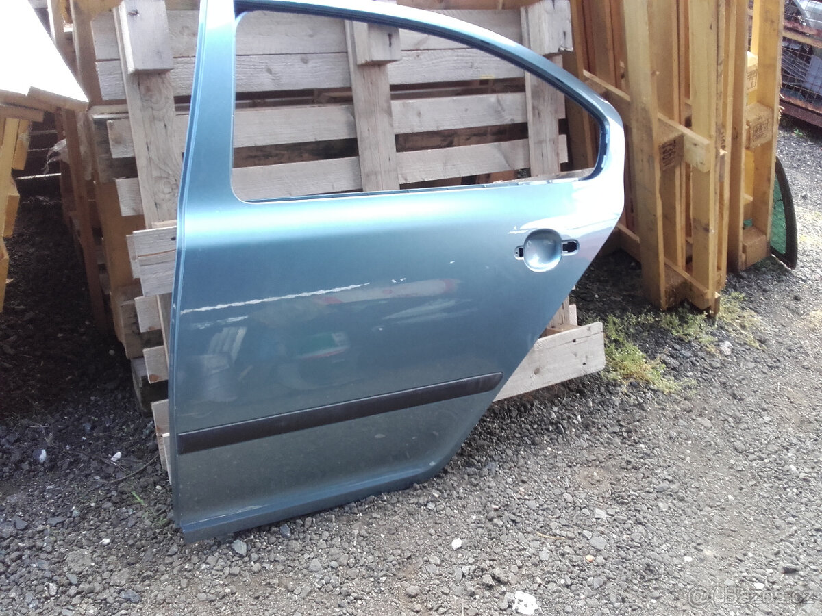 levé zadní dveře octavia II sedan