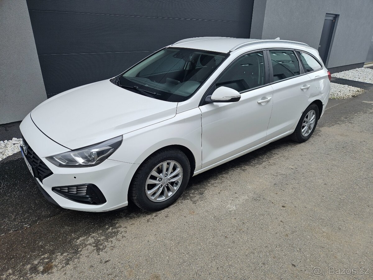 Hyundai i30 kombi 1.6crdi 85kw r.v 10/2020 kamera 2xklič -ČR