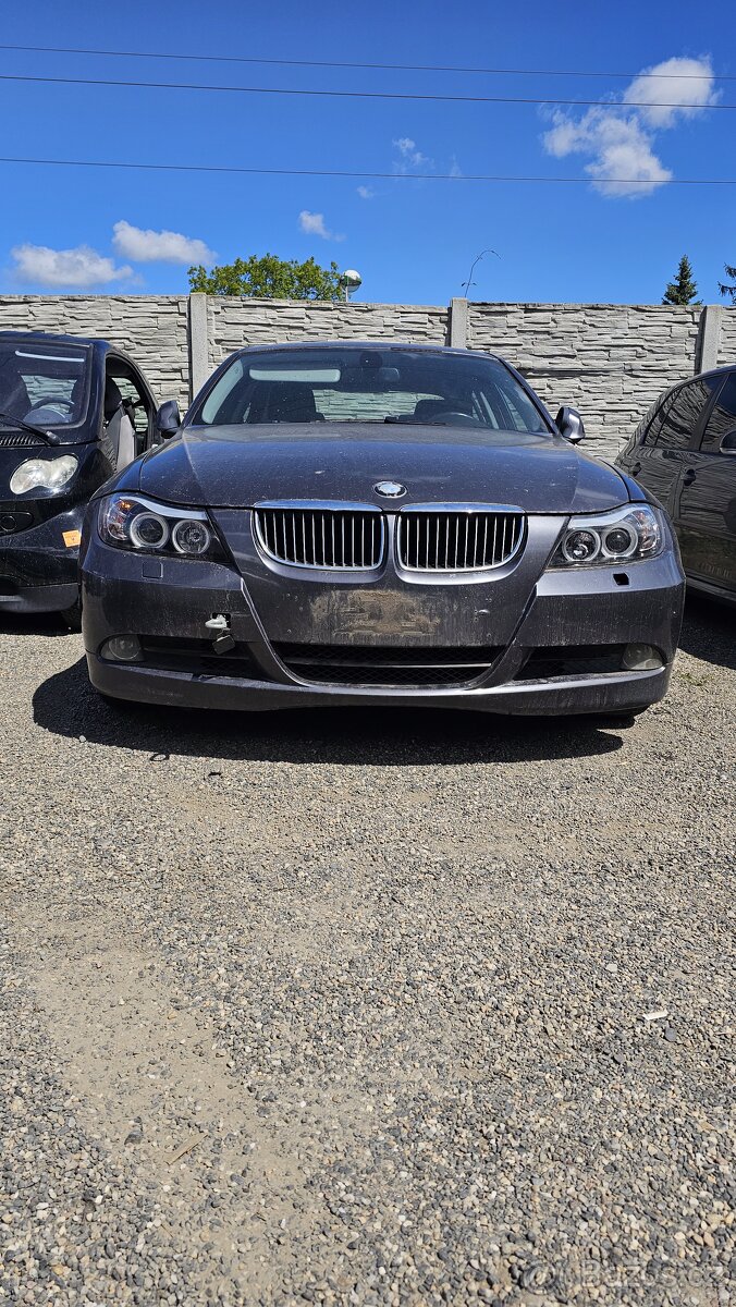 BMW 325i E90