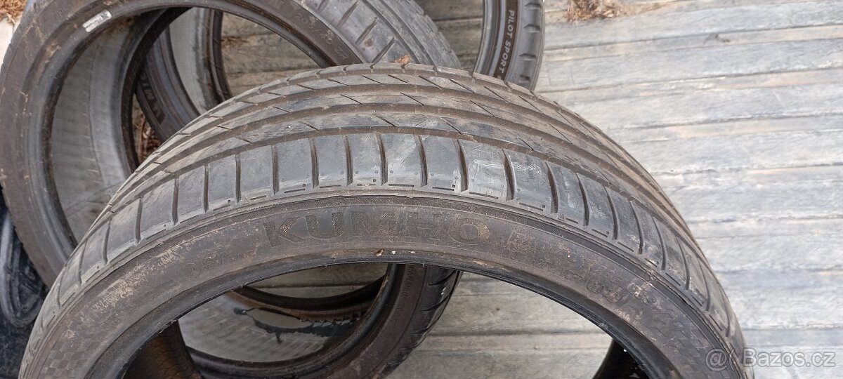 Kumho 245/35 r20