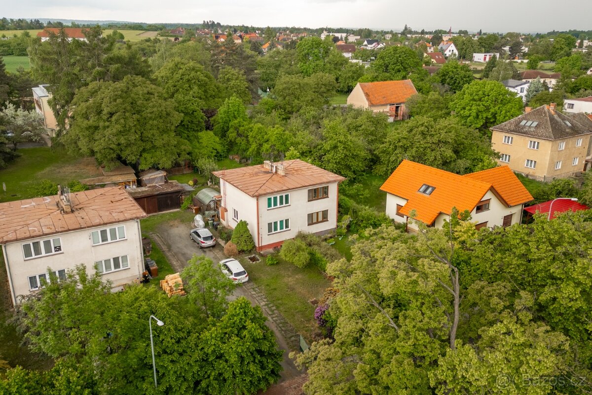 Prodej krásného řadového rodinného domu 4+1 s bazénem