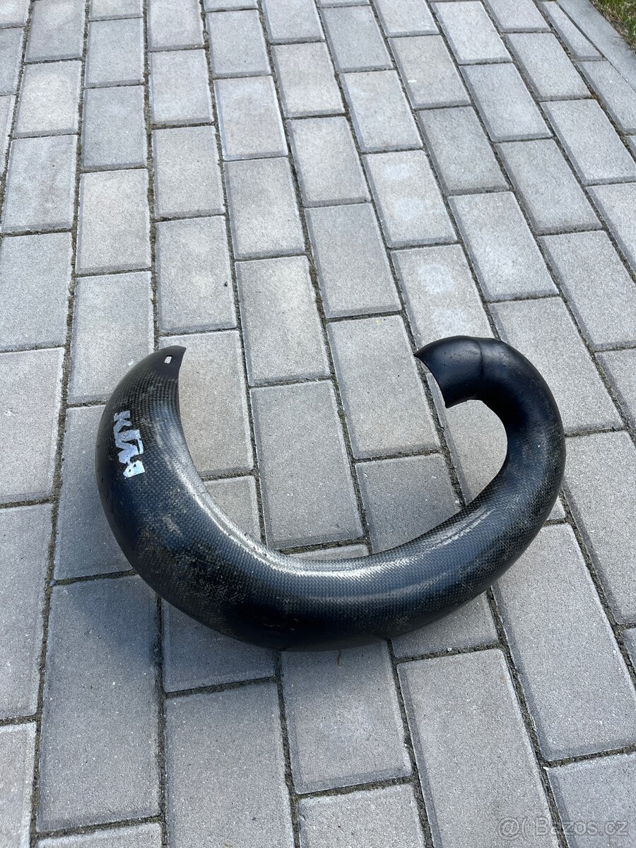 Kryt kolene výfuku