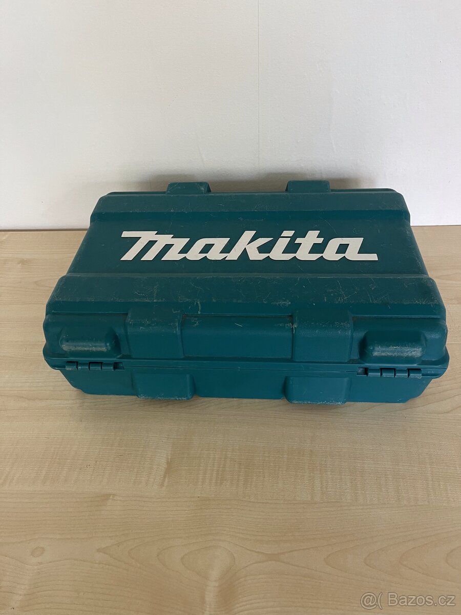 Akuvrtačka s příklepem Makita