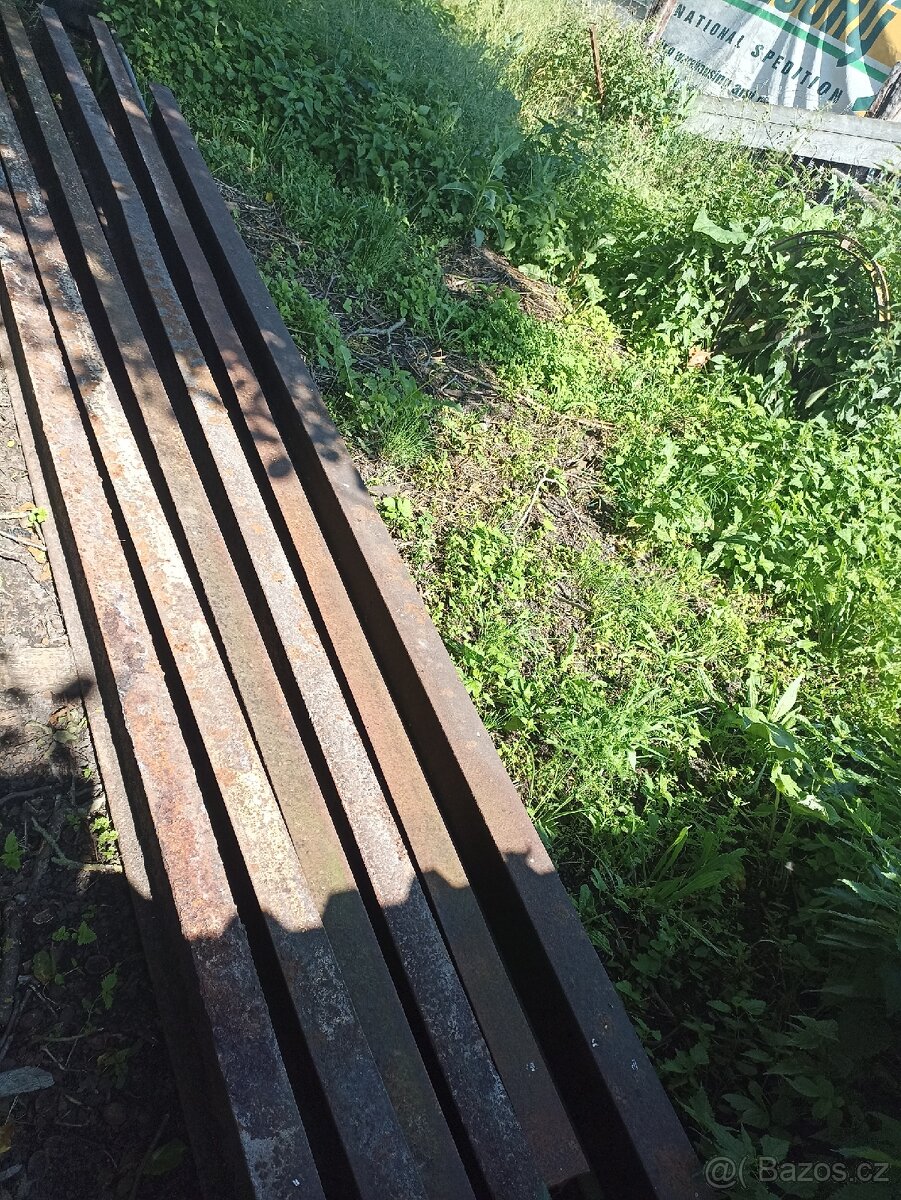 Traverzy, íčka
