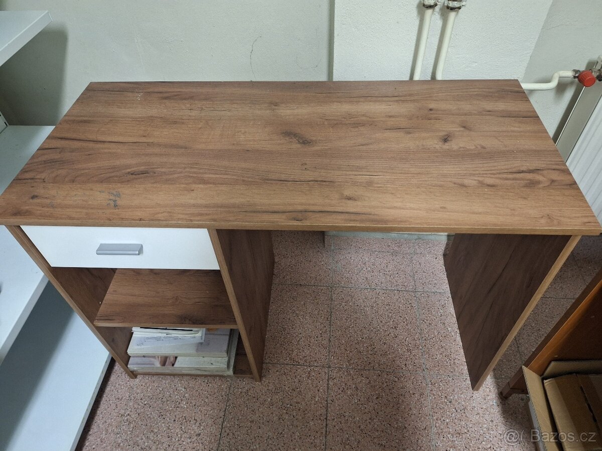 Prodám Psací stůl