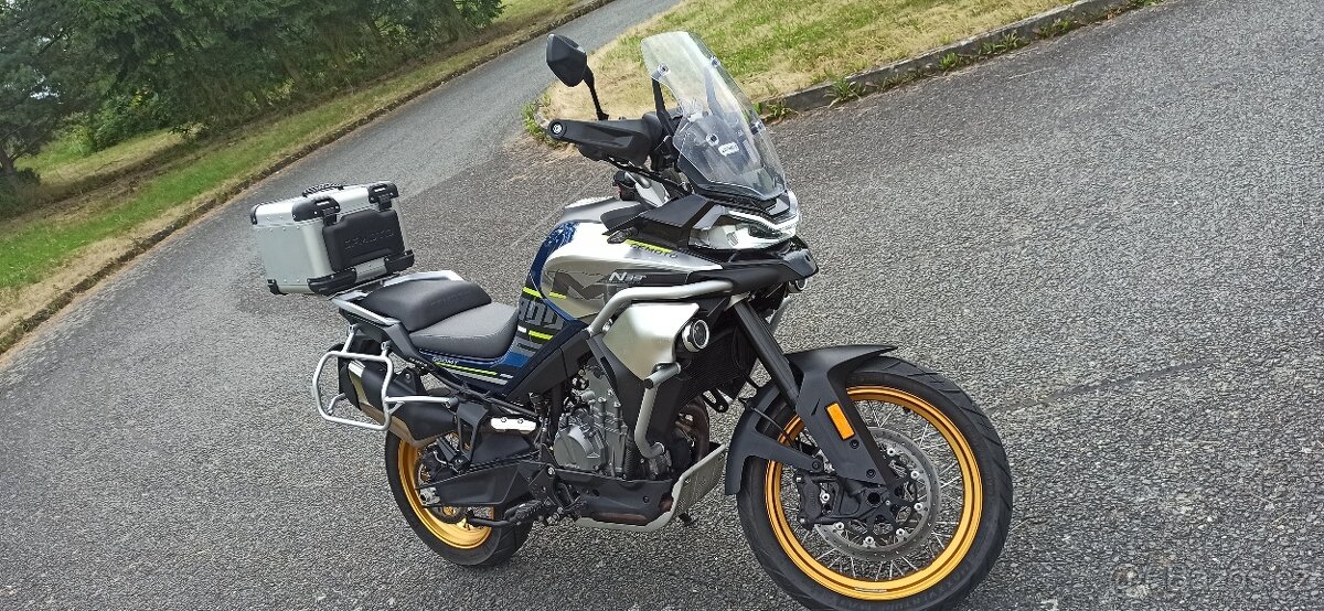 CF moto 800 MT