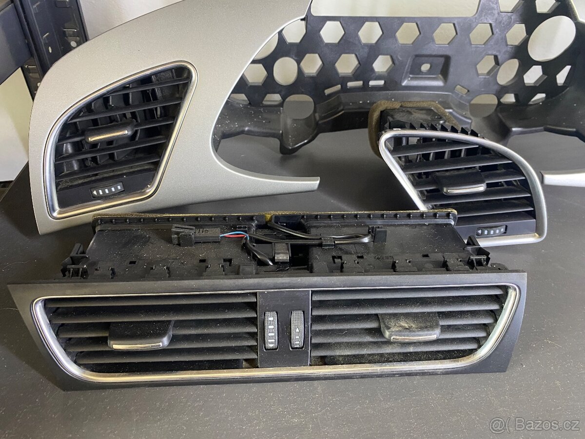 Výdechy topení + panel Audi A4 B8