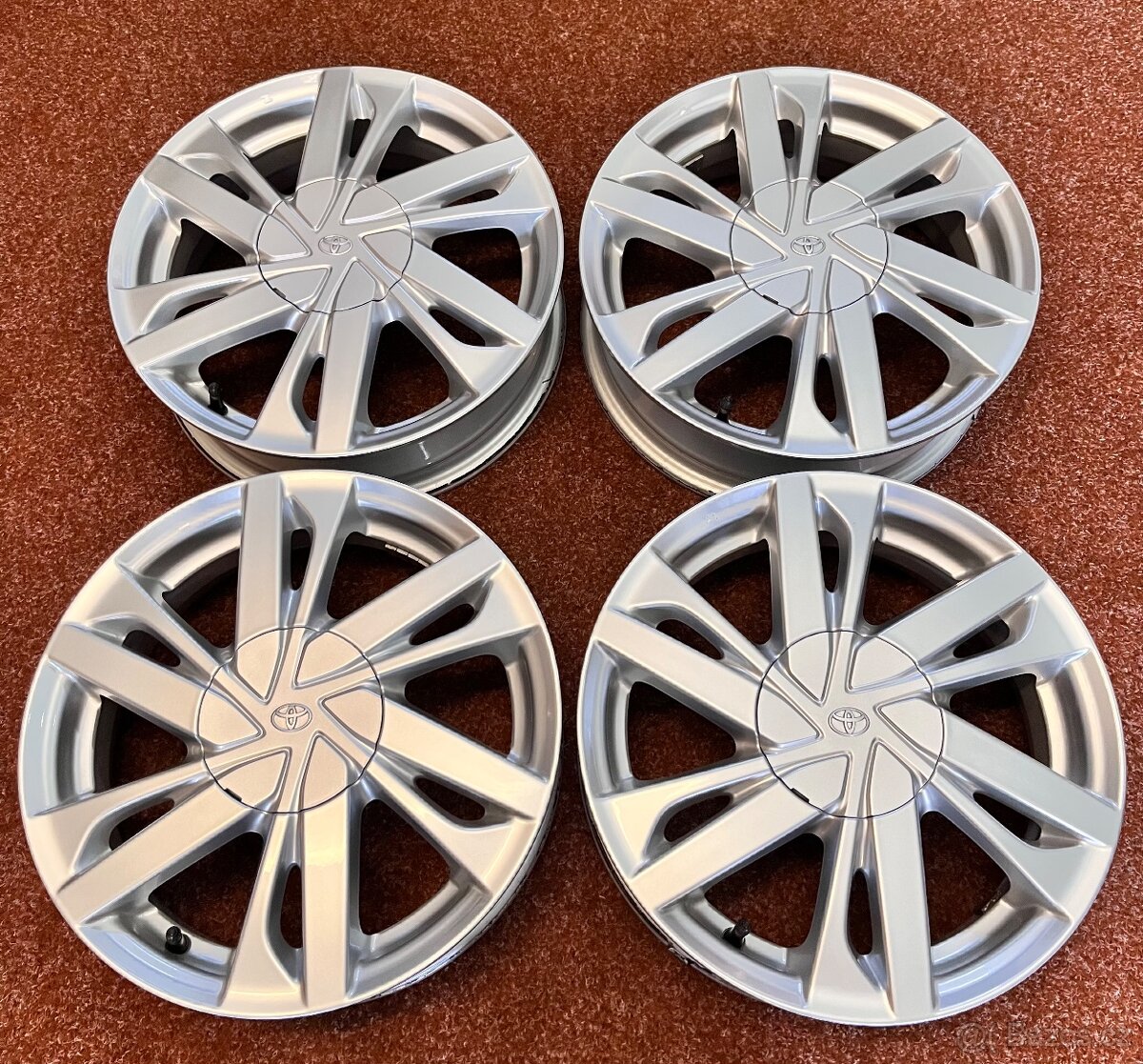 4x100 R15 originál Alu Toyota Aygo - BEZ POŠKOZENÍ - TOP