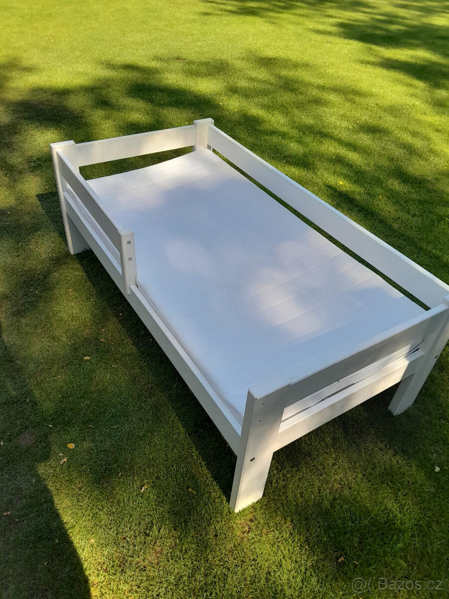 Dětská postýlka 140 x 70 cm včetně matrace