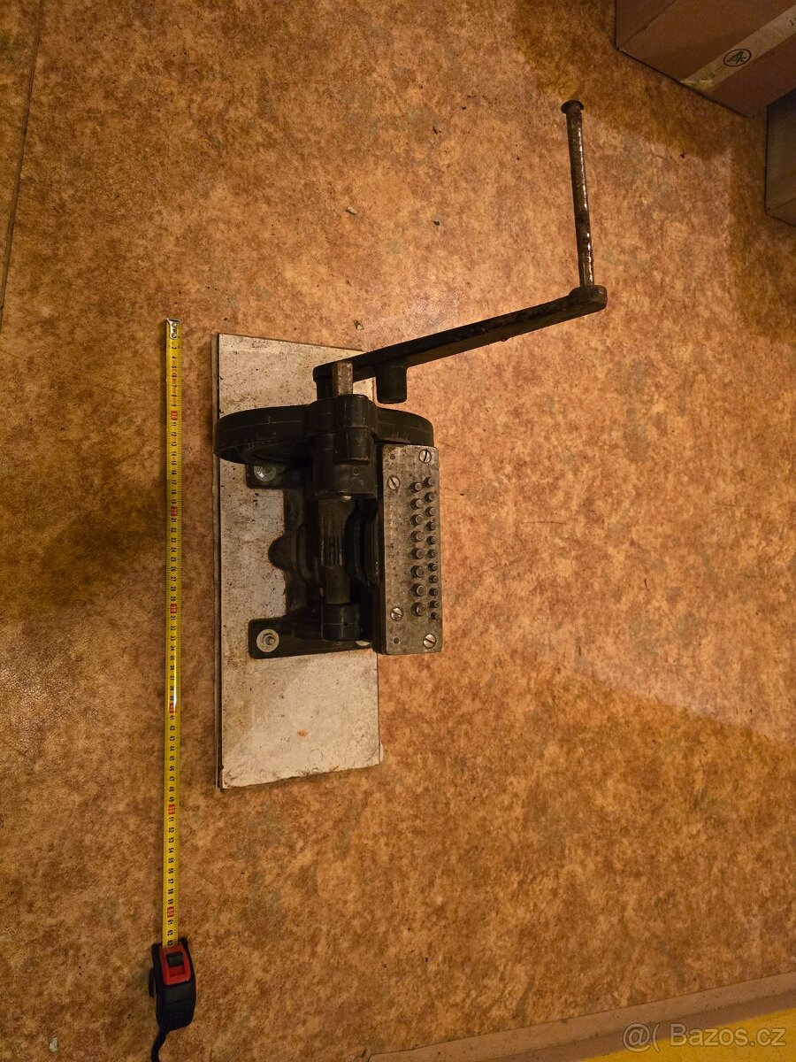 Stary zajímavý stroj SAMSON vybavení pro zubaře