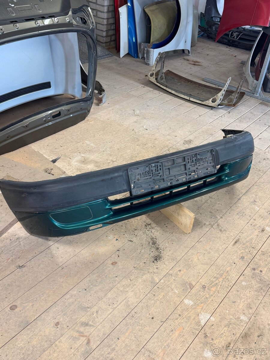 Citroen Saxo, přední nárazník