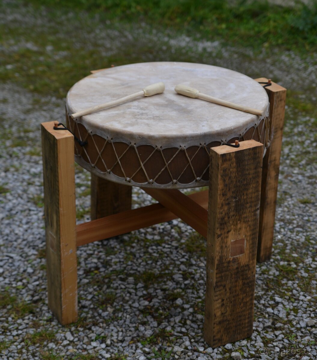 velký powwow buben