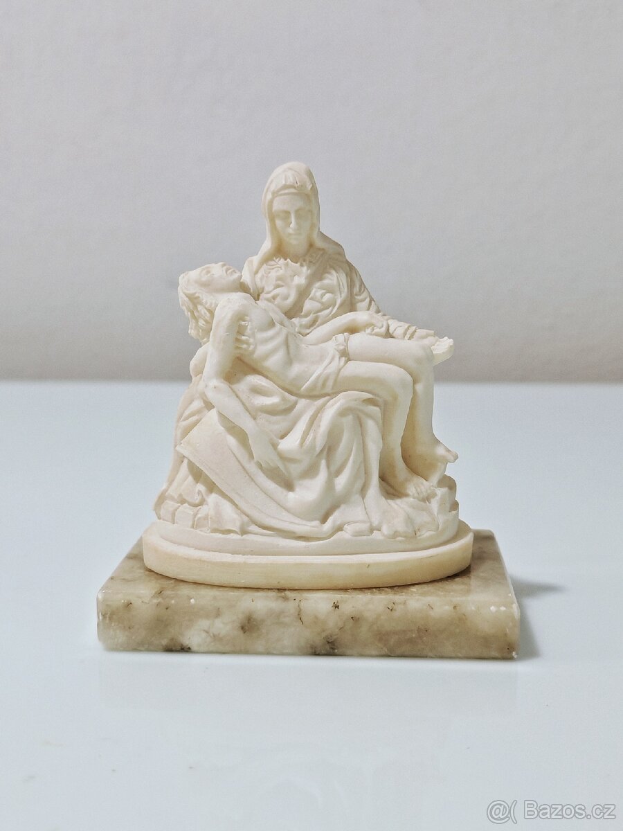 Soška alabastr Madona pieta
