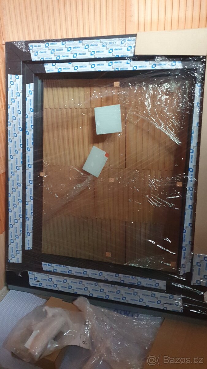 Plastové okno 95 x 80 cm