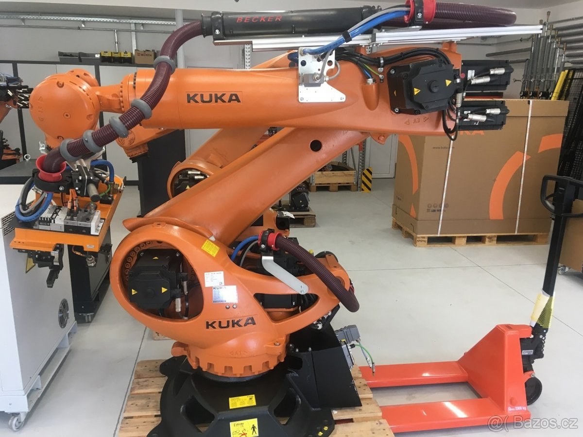 KUKA Robot KR210 Quantec R2700