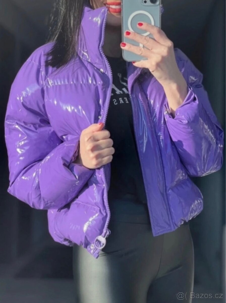 Fialová lakovaná bunda
