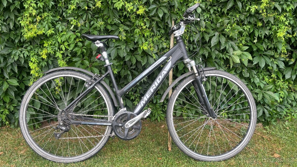 Dámské trekové kolo Merida