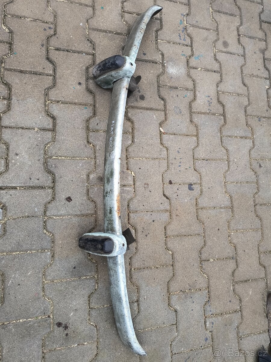 Fiat 600 nárazník kompletní