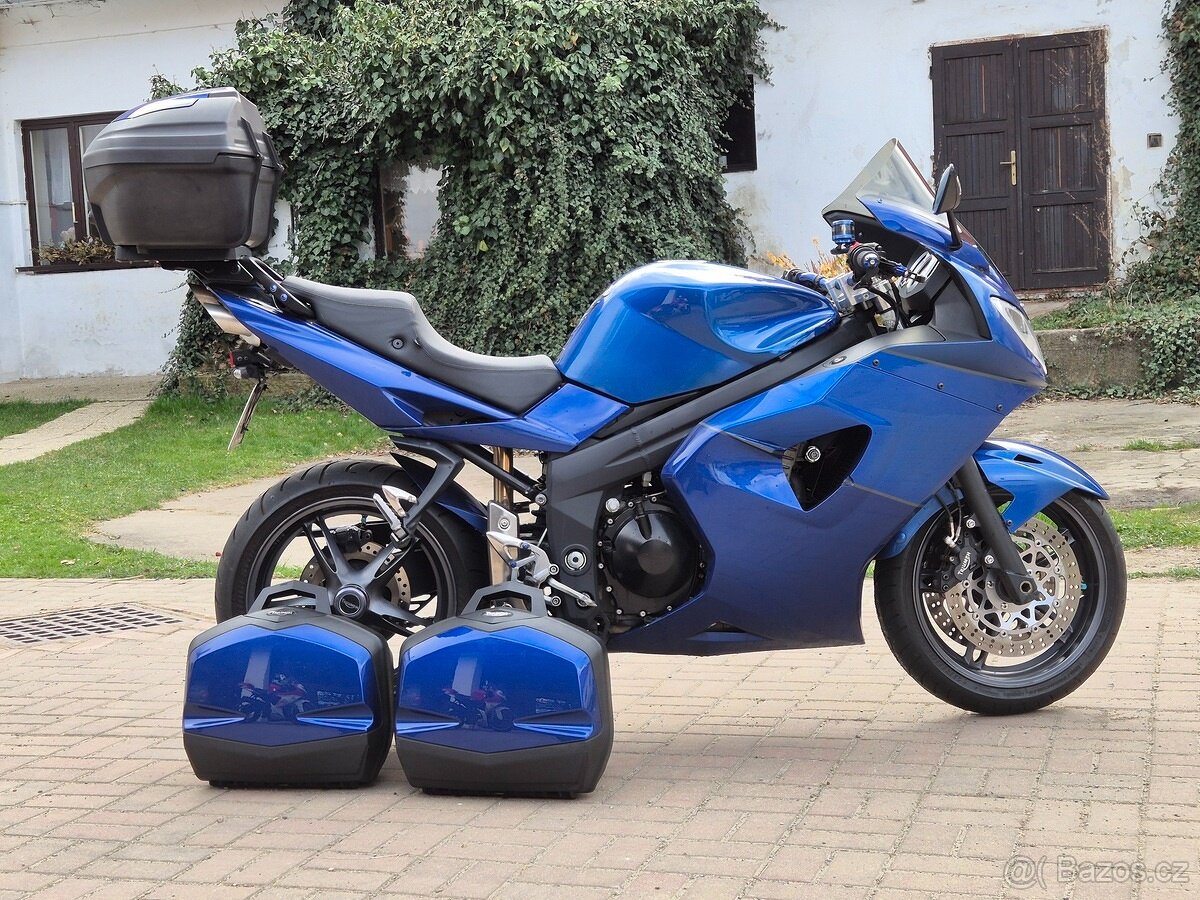 Triumph Sprint ST 1050