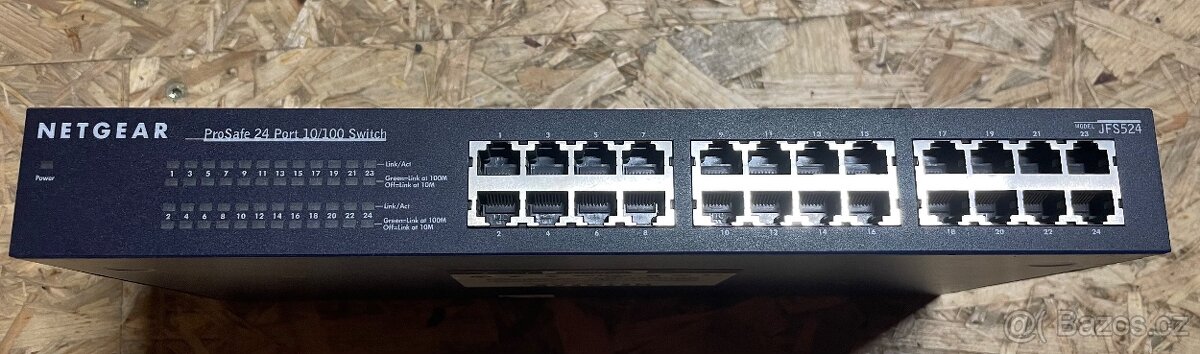 SWITCH NETGEAR JFS524 - 24 portů