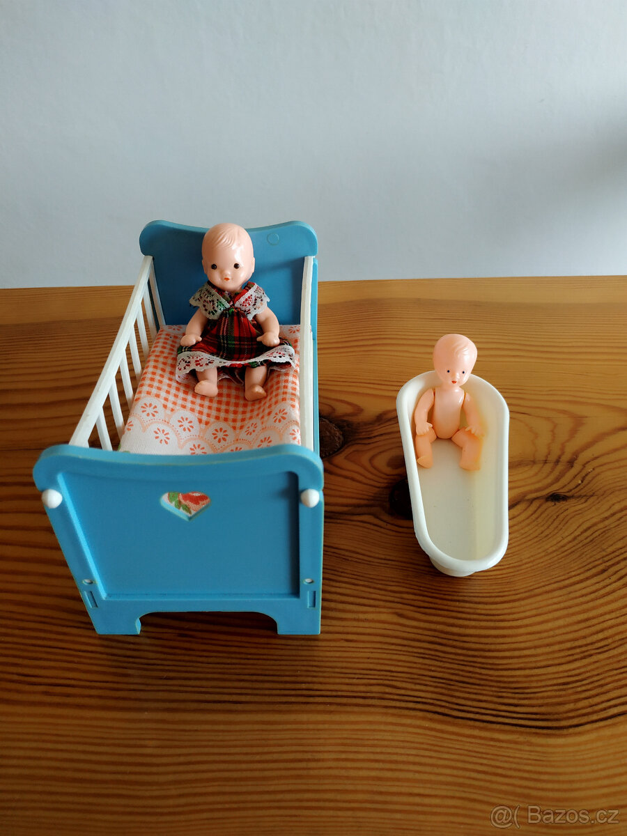 Panenky Igra s příslušenstvím a jiné malé retro panenky
